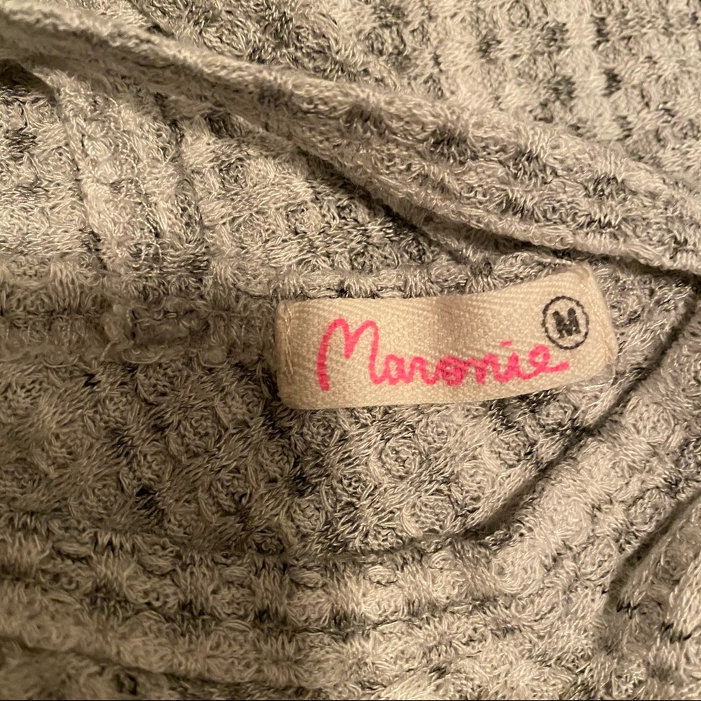 Gray and white long sleeve flowy tee - Picture 7 of 7